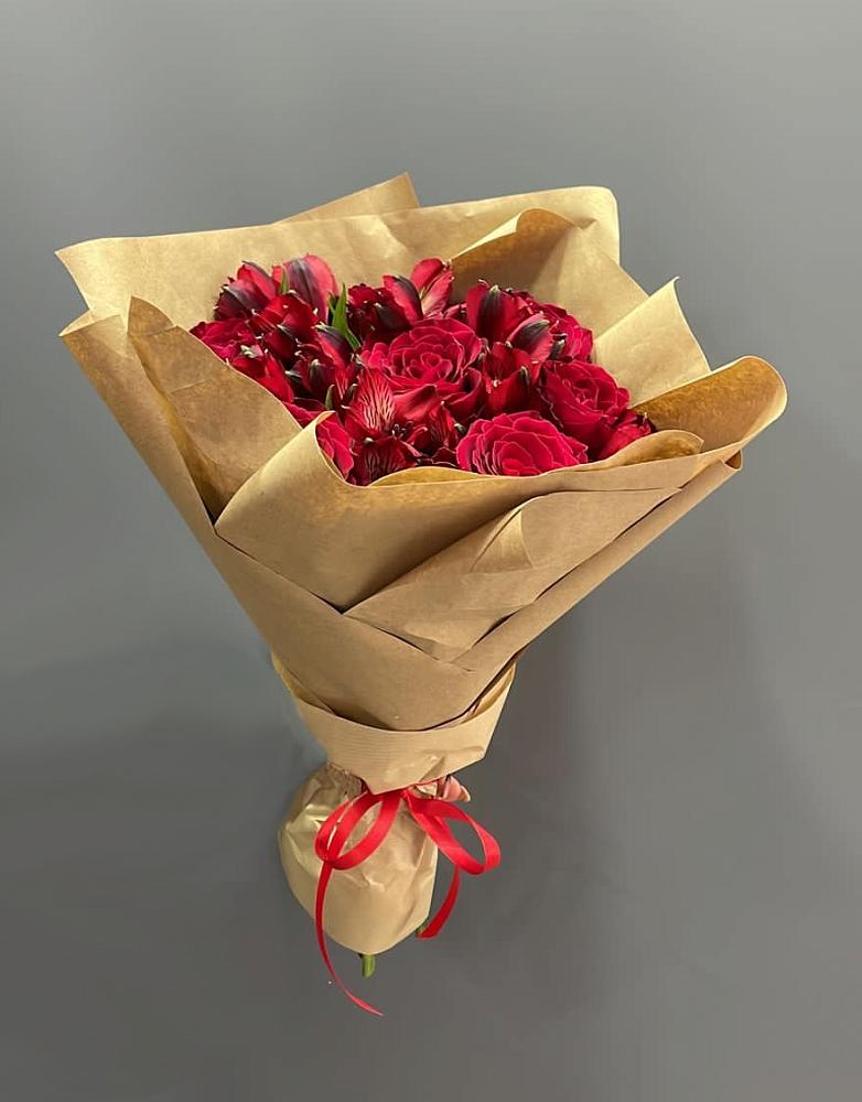 Букет цветов из: Альстромерии и Розы в Поселок совхоза Раменский