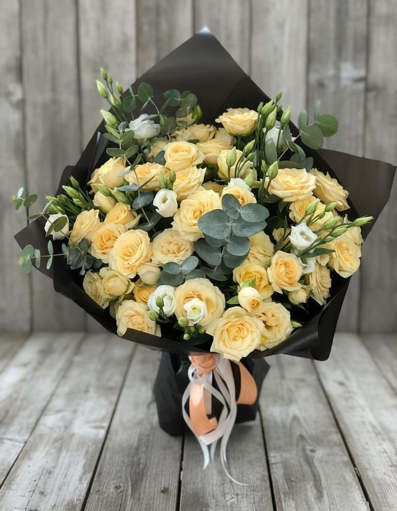 Букет цветов из: Розы и Лизиантусы в Поселок совхоза Раменский