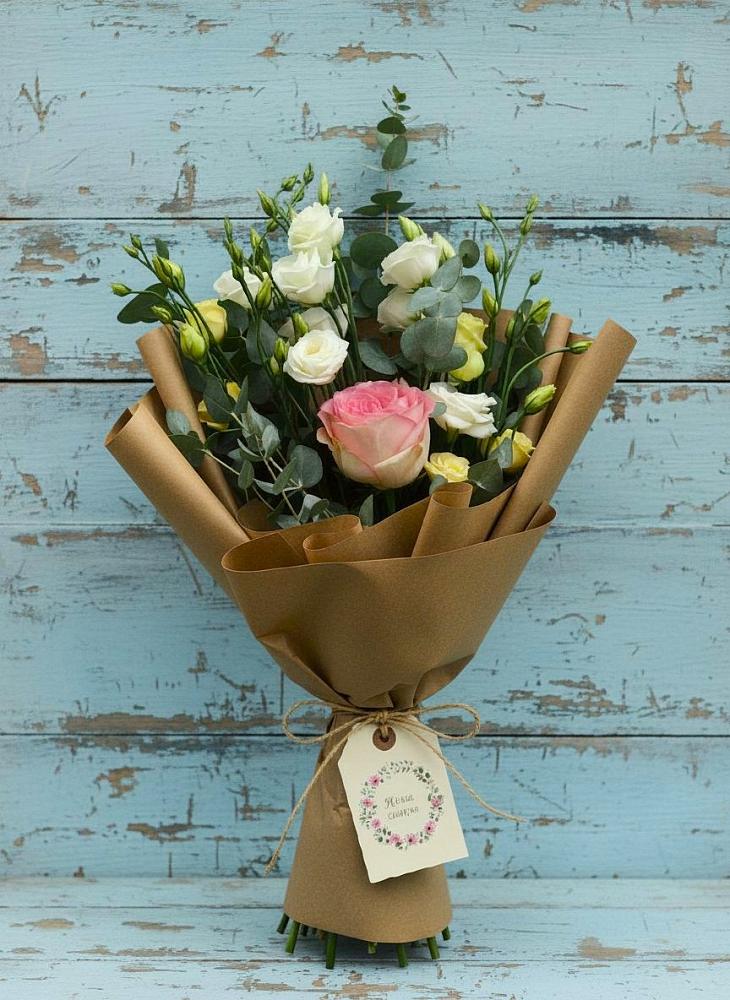 Букет цветов из: Розы и Лизиантусы в Поселок совхоза Раменский