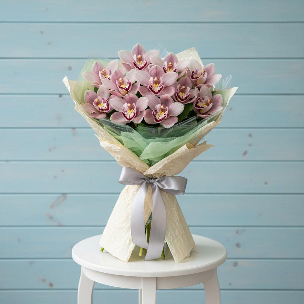 Букет цветов из: Орхидеи и Розы в Поселок совхоза Раменский