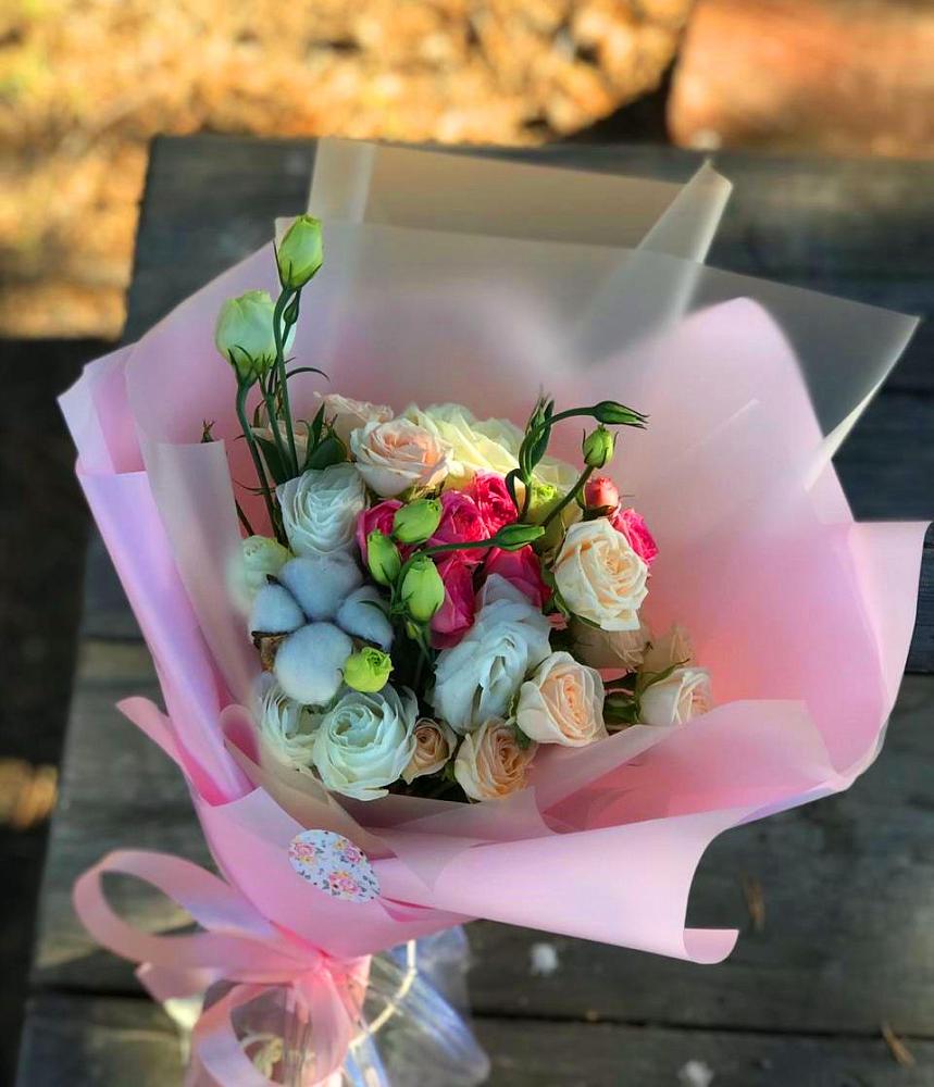 Букет цветов из: Розы и Лизиантусы в Поселок совхоза Раменский