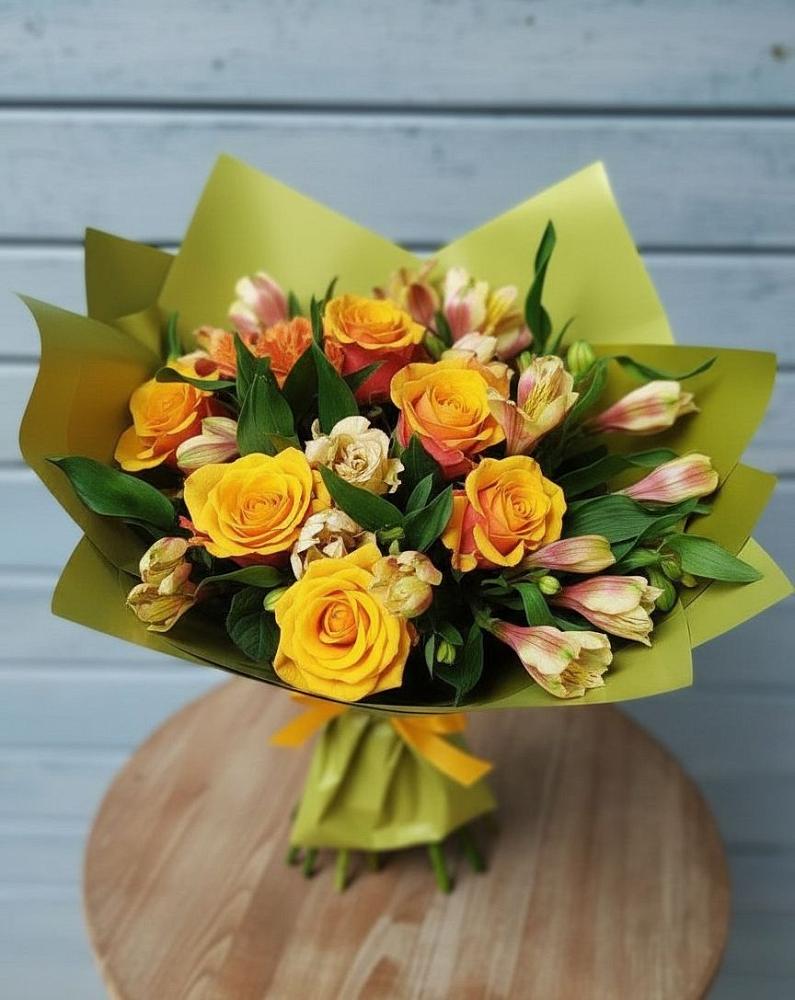 Букет цветов из: Альстромерии и Розы в Поселок совхоза Раменский