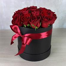 Цветочная композиция из Розы в шляпной коробке #REPLACE_PRED# Поселок совхоза Раменский