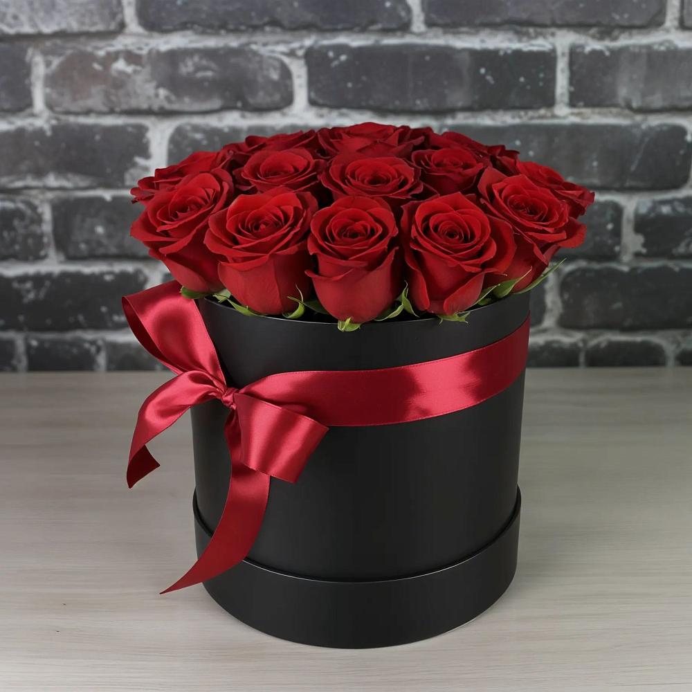 Цветочная композиция из Розы в шляпной коробке в Поселок совхоза Раменский