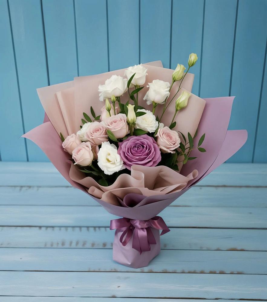 Букет цветов из: Розы и Лизиантусы в Поселок совхоза Раменский